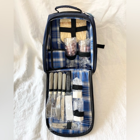 NWT Icicle Picnic Cooler Backpack - Picture 11 of 13